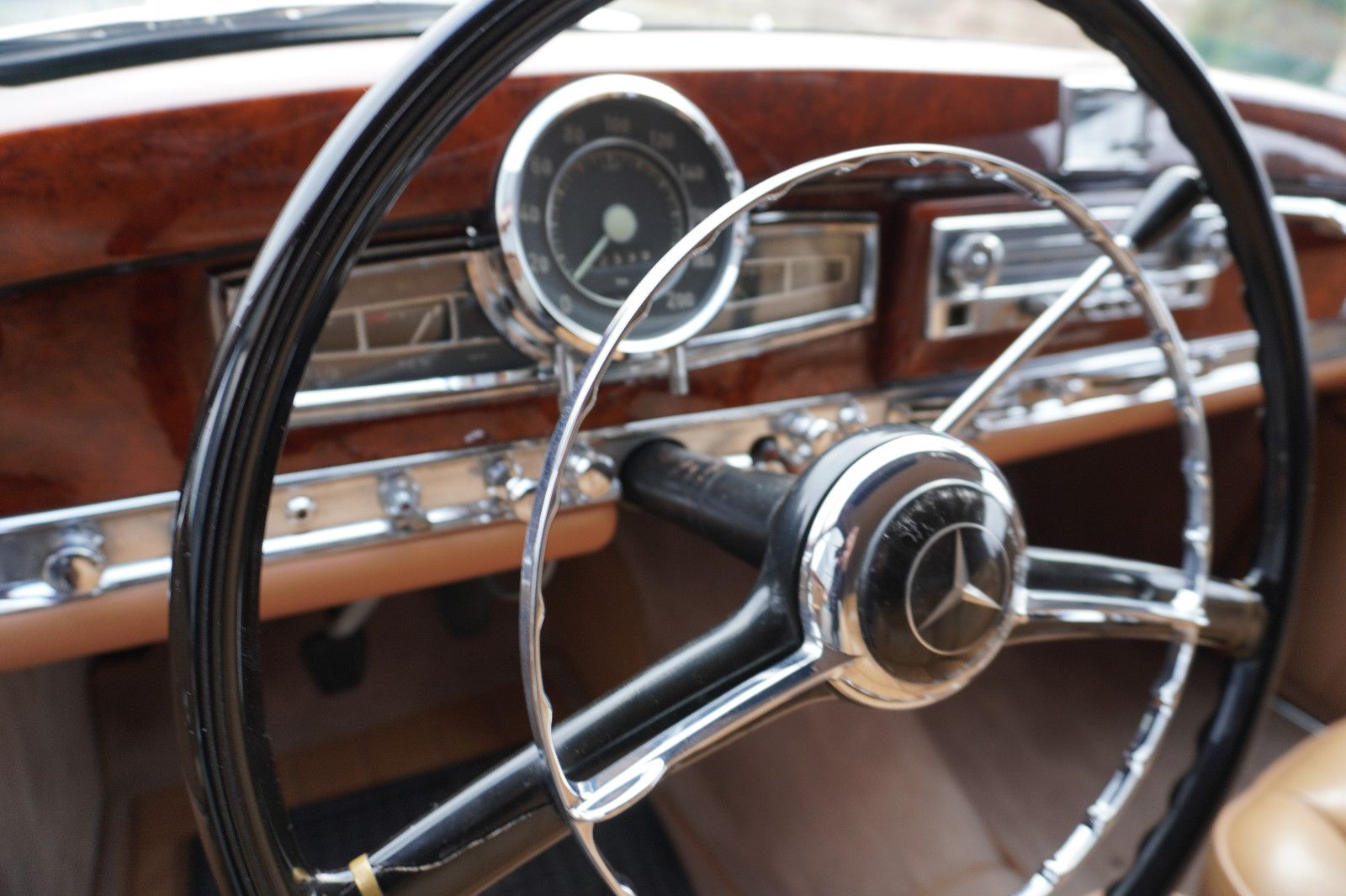 Fahrzeugabbildung Mercedes-Benz 300 S Cabriolet W 188