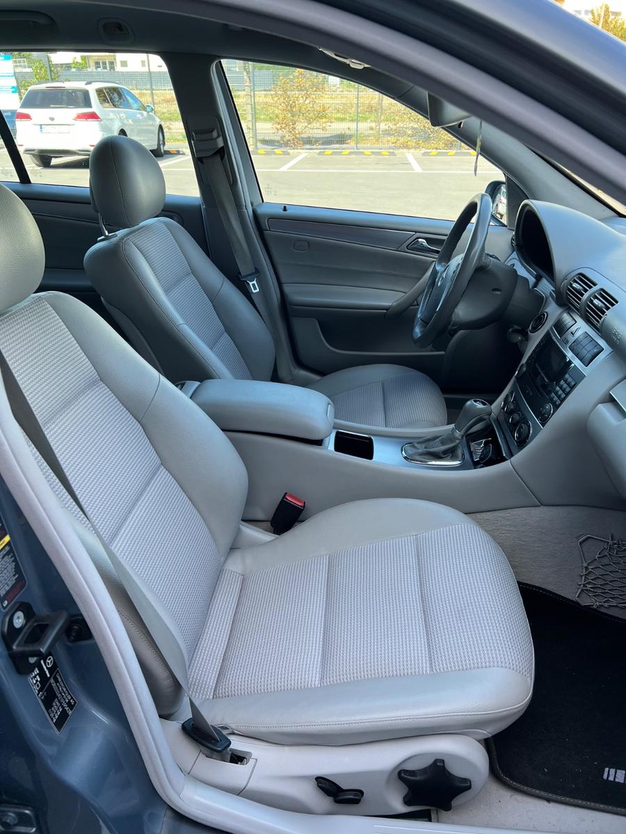 Mercedes-Benz C200 2004 — photo 7