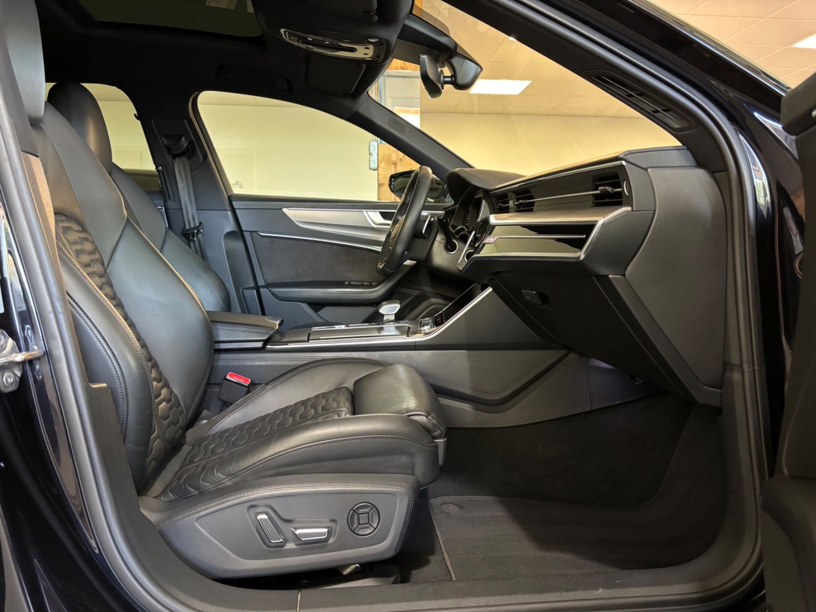 Audi RS6 Avant 4.0 TFSI quattro / Navi foto 10
