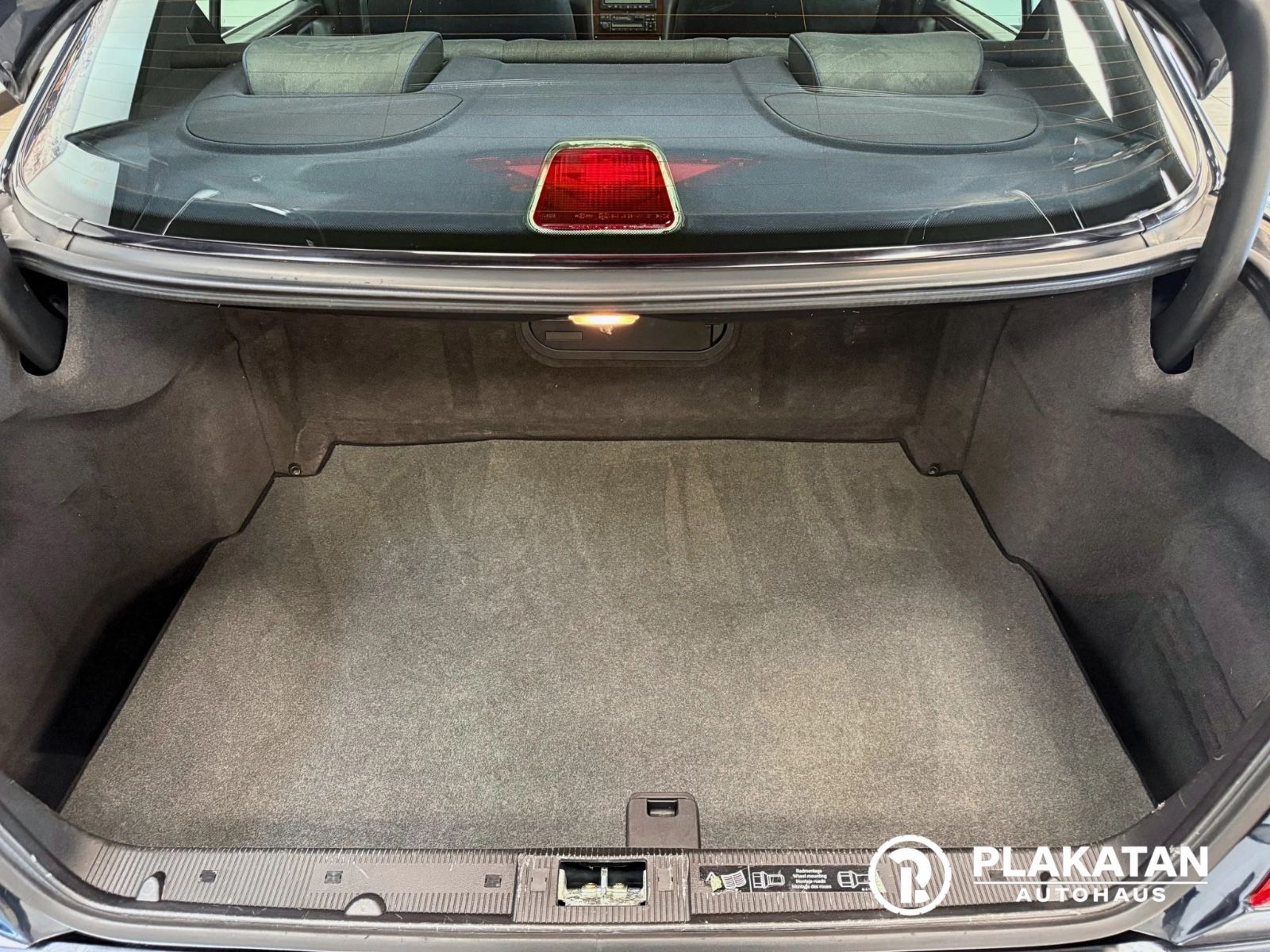 Fahrzeugabbildung Mercedes-Benz E 240 Xenon Automatik Klima V6 MB-Service