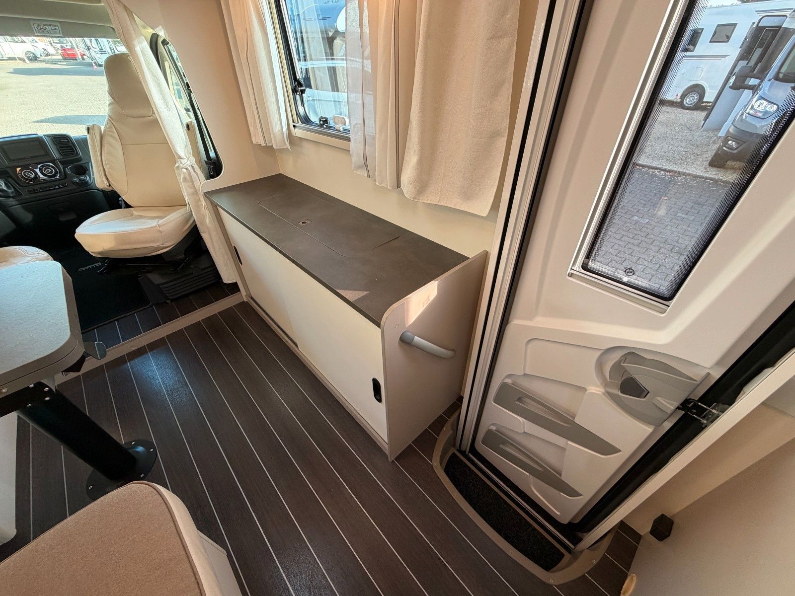 Fahrzeugabbildung XGO Dynamic 39 Lounge - Markise, Fahrradträger -