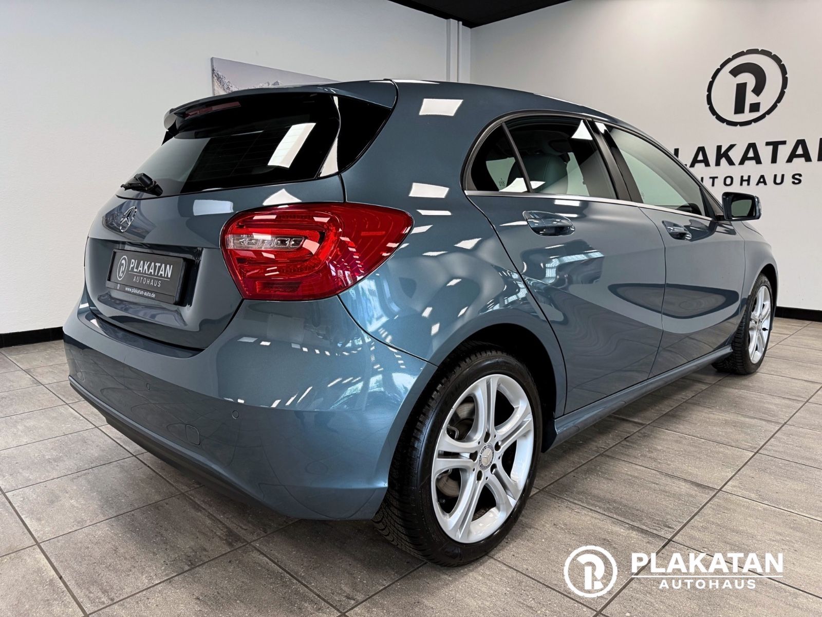 Fahrzeugabbildung Mercedes-Benz A 180 Style Bi-Xenon 1Hand MB-Service