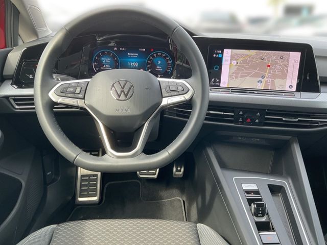 Golf 8 VIII 1.5 eTSI Life Navi StandHZG Rear Vie