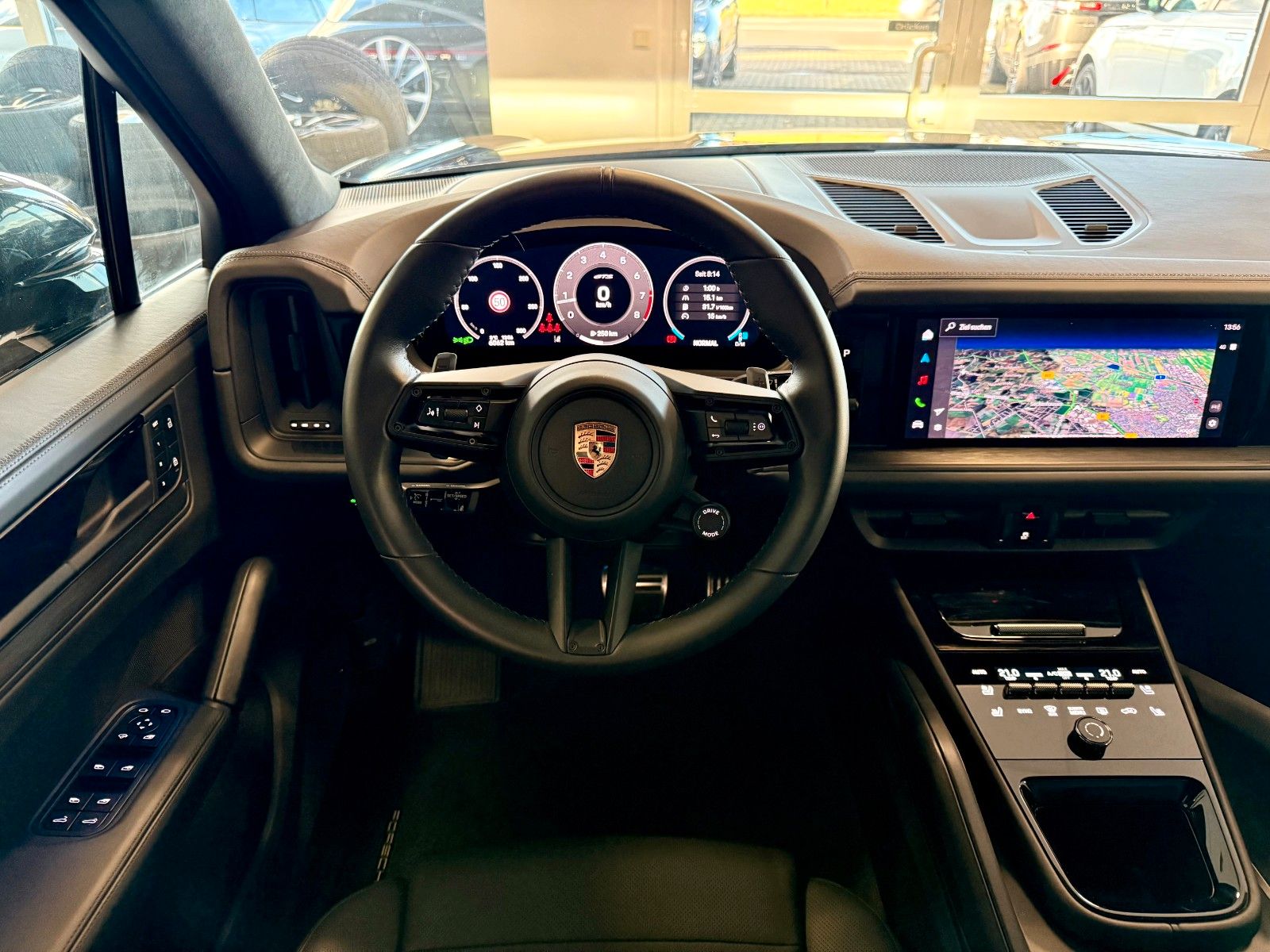 Fahrzeugabbildung Porsche Cayenne GTS SportDesign/Panorama/InnoDrive