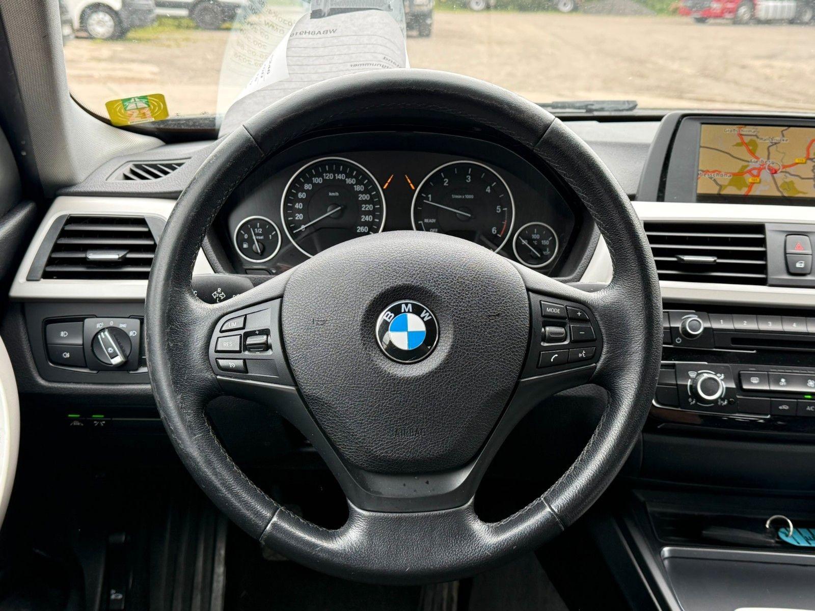 BMW 320 2015 — photo 18
