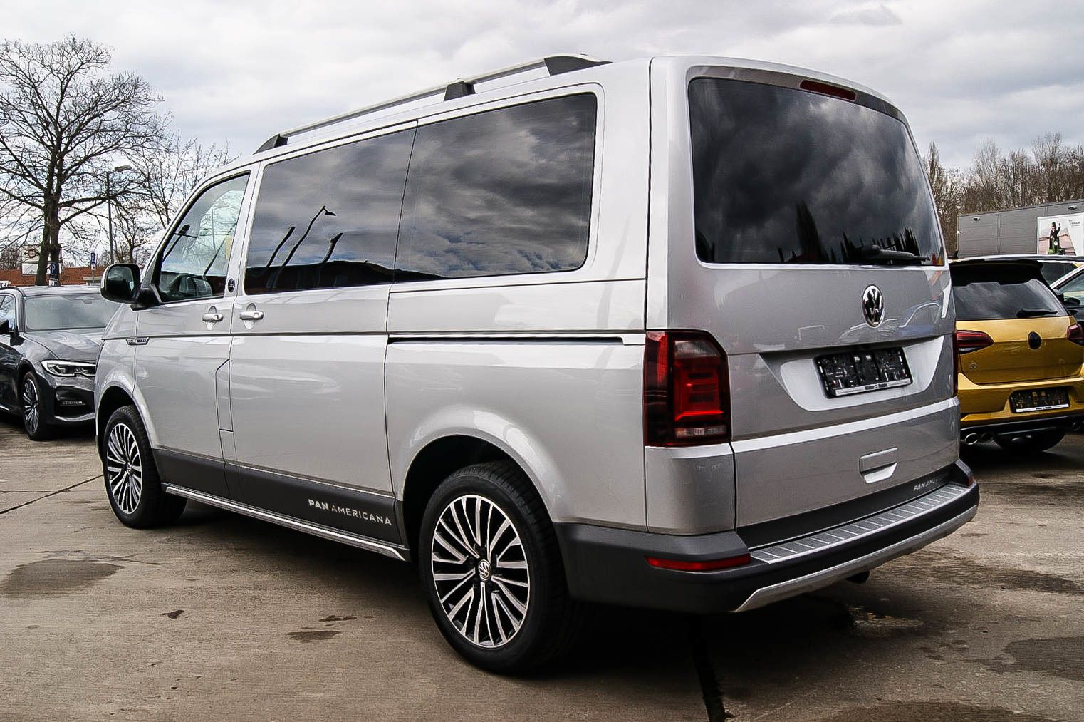Fahrzeugabbildung Volkswagen T6 Multivan PanAmericana 20TDI 7-SITZE LED STHZG