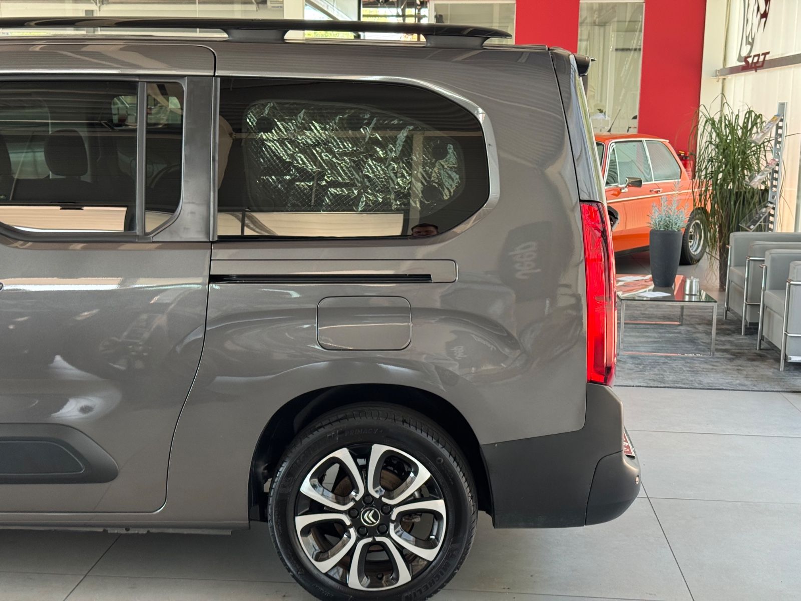 Fahrzeugabbildung Citroën Berlingo 1.5 BlueHDi 130 FAP Shine XL "Camping"