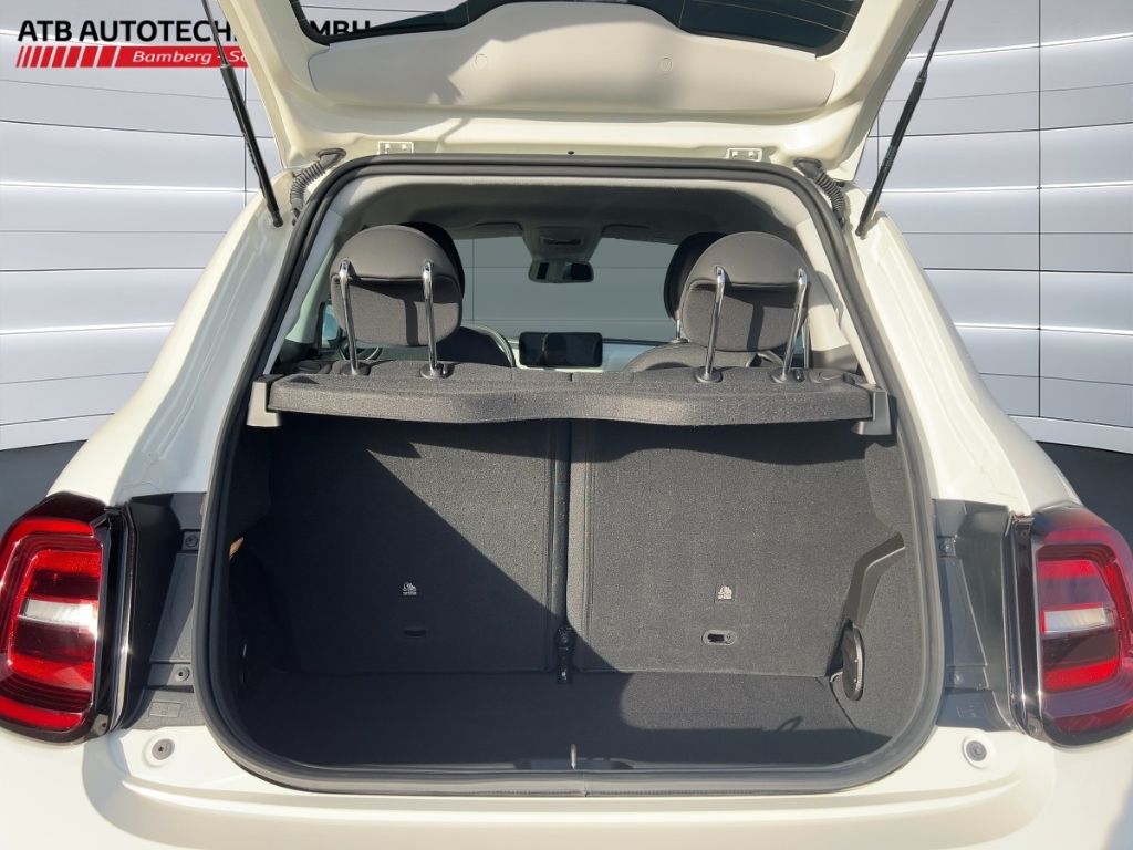 Fahrzeugabbildung Fiat 500e Keyless Go Rückfahrkamera