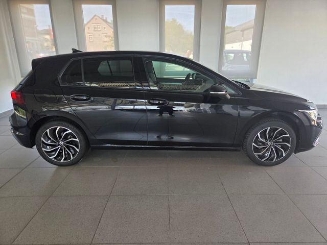 Golf  VIII MOVE 1.5 eTSI DSG LED+ NAV ACC HUD AH