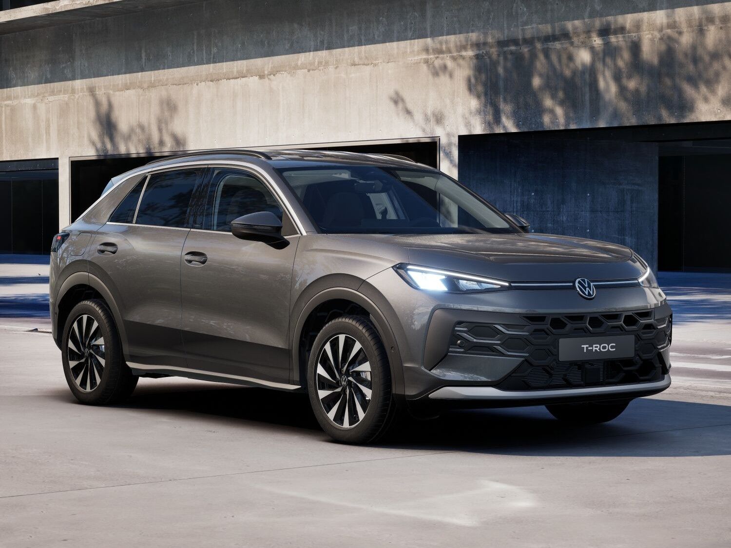 Fahrzeugabbildung Volkswagen T-Roc  Life 1.5 eTSI DSG *AHK, Energy-Paket, beh