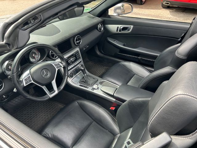 Fahrzeugabbildung Mercedes-Benz SLK 200 Roadster Autom.+Navi+Leder+Panorama+BT+