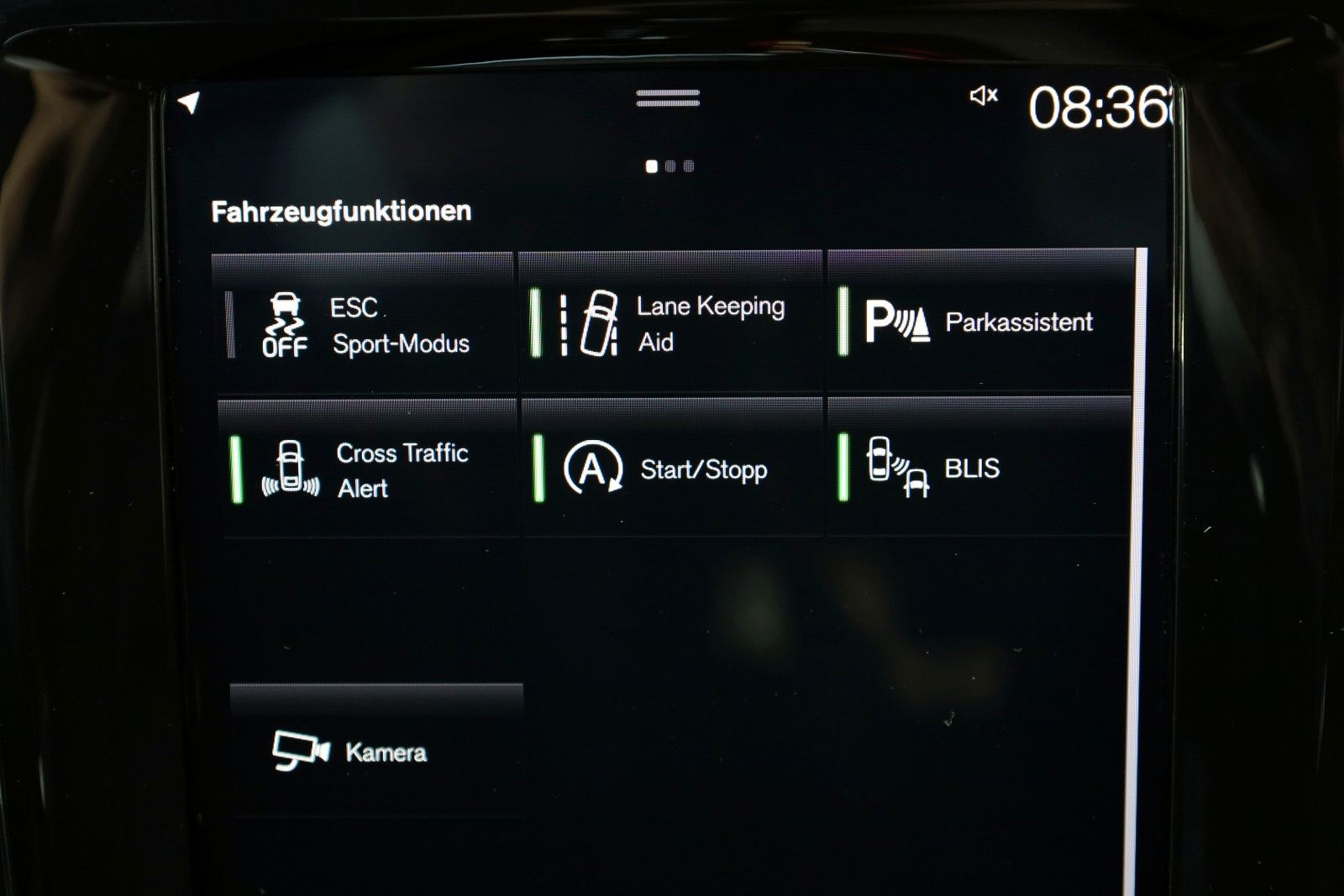 Fahrzeugabbildung Volvo V60 Momentum Leder,Navi,LED,ACC,Kamera,SH,SR+WR