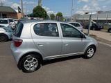 Toyota YARIS*PREIS MIT GARANTIE*KLIMA*4-TÜRIG*TÜV NEU* - Toyota Yaris: 4.4