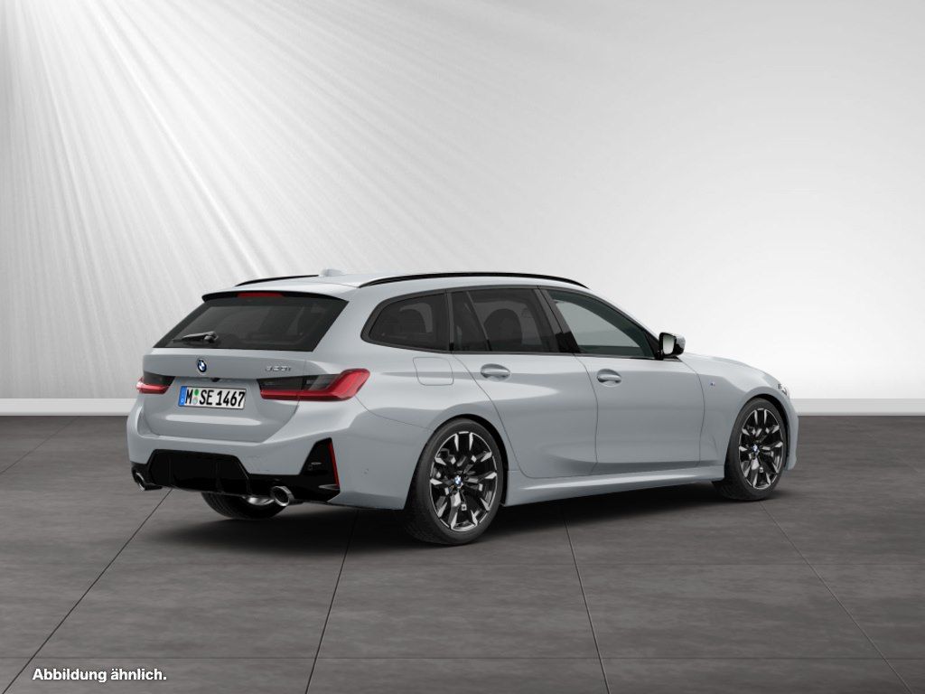 BMW 320i Touring M Sport foto 2