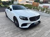Mercedes-Benz E 200 Autom. AMG Paket 20 Zoll Panoramadach 