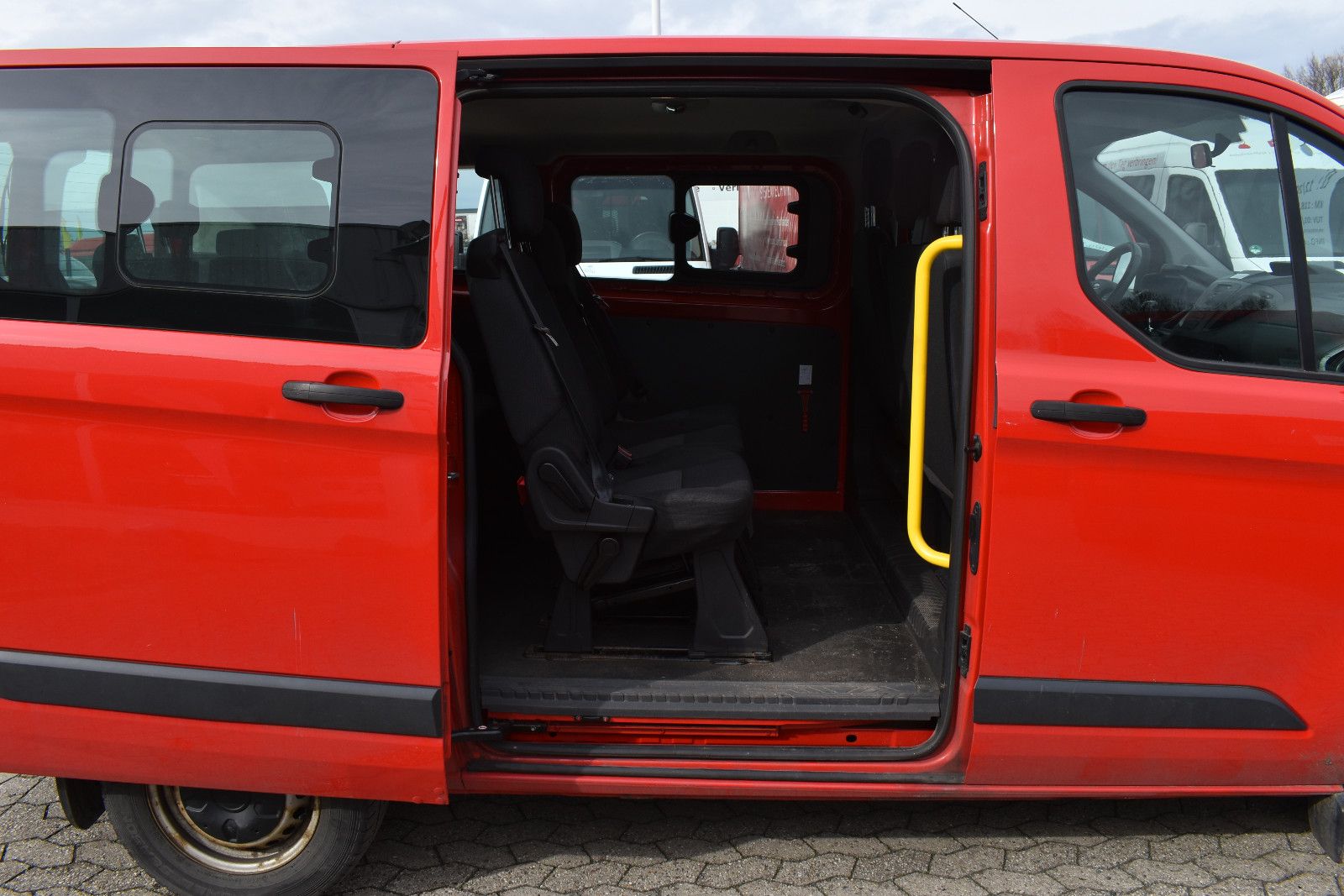 Fahrzeugabbildung Ford Transit Custom/ Kombi 300 L1* 1821*