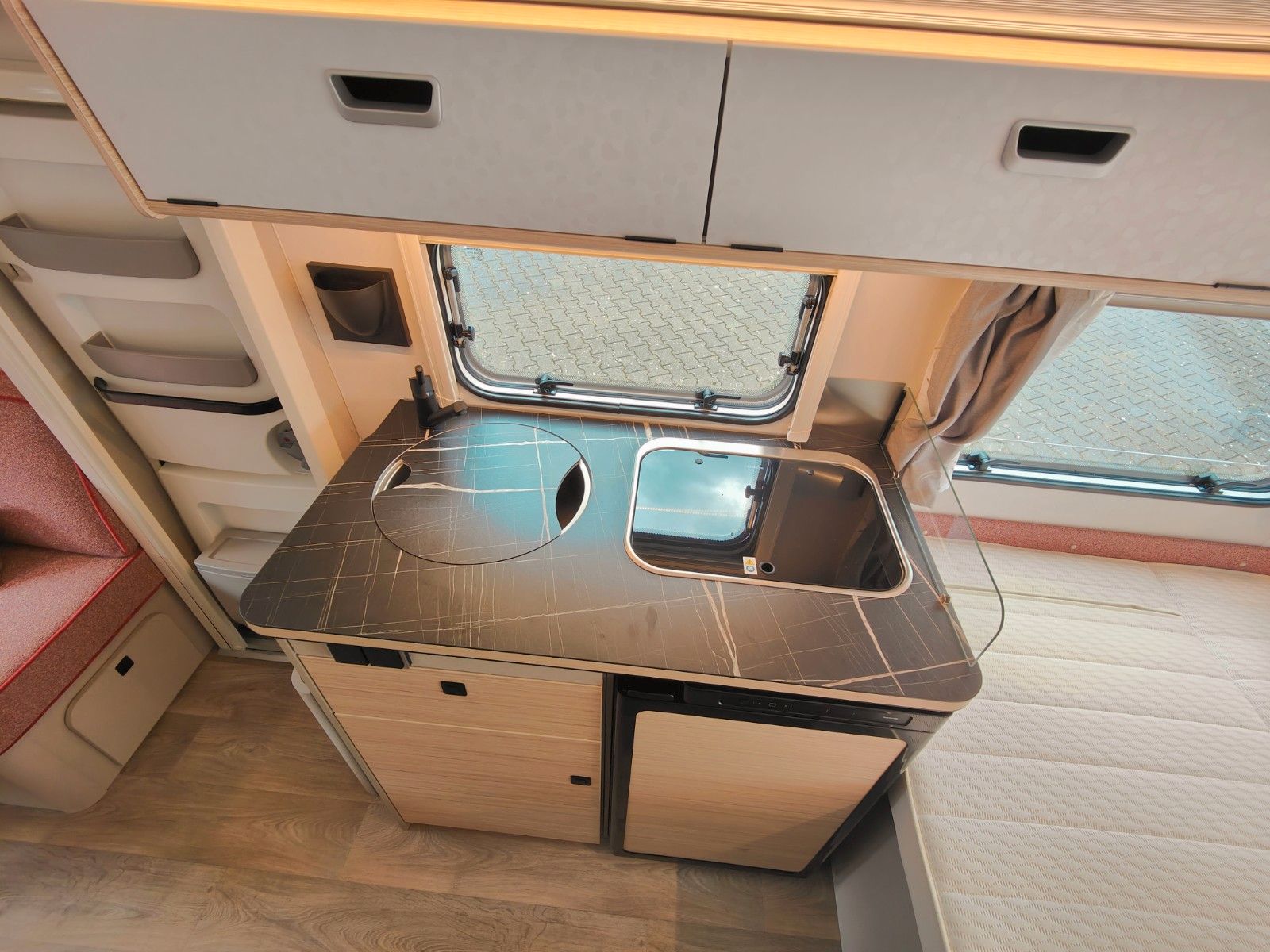 Fahrzeugabbildung HYMER / ERIBA / HYMERCAR Touring 530 Tango Red - JETZT 8.024€ SPAREN !!!