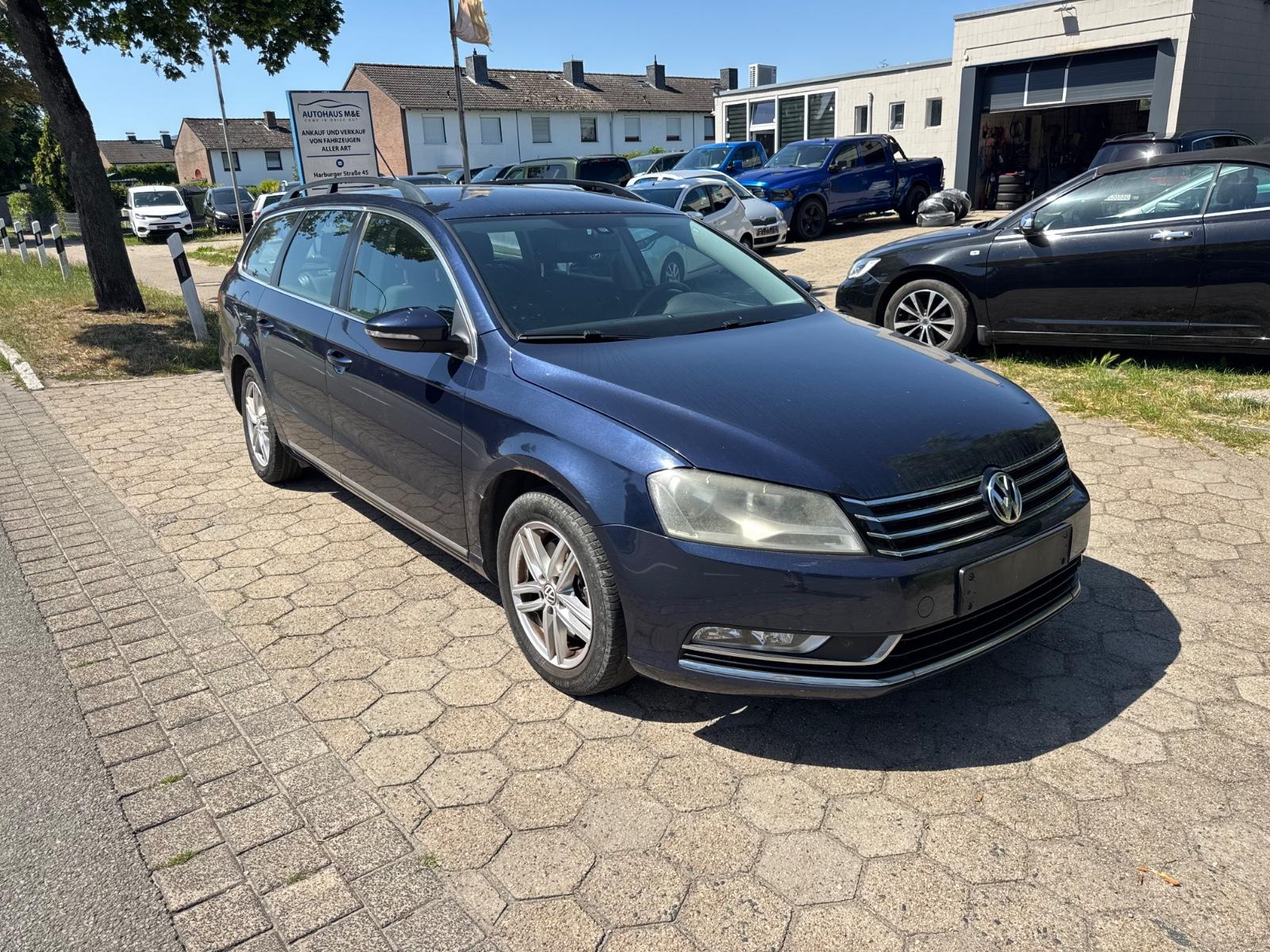Volkswagen Passat 2011 — салон