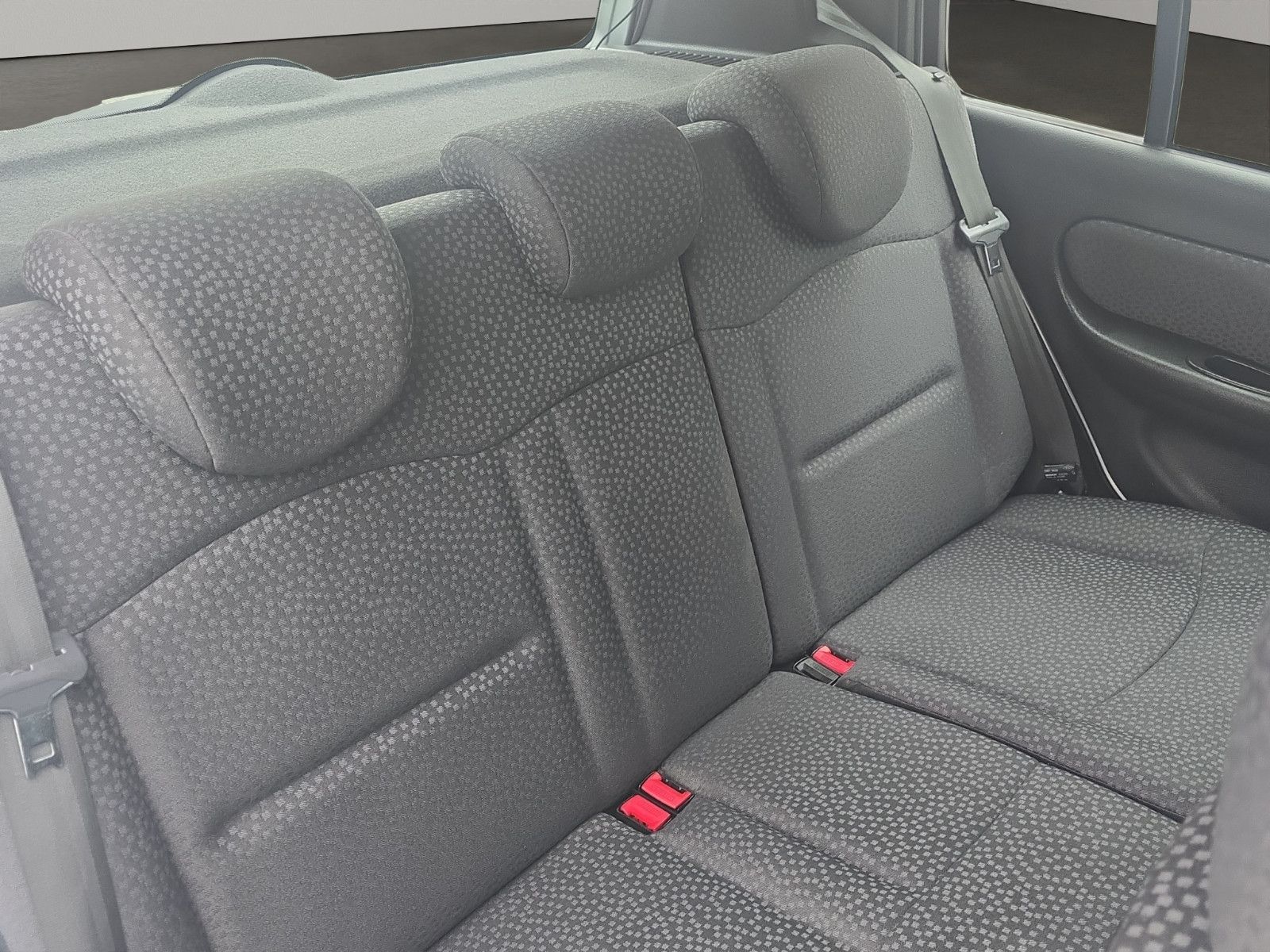 Fahrzeugabbildung Renault Clio II Campus+NUR 61 KM+ALWETTERREIFEN+TÜV NEU