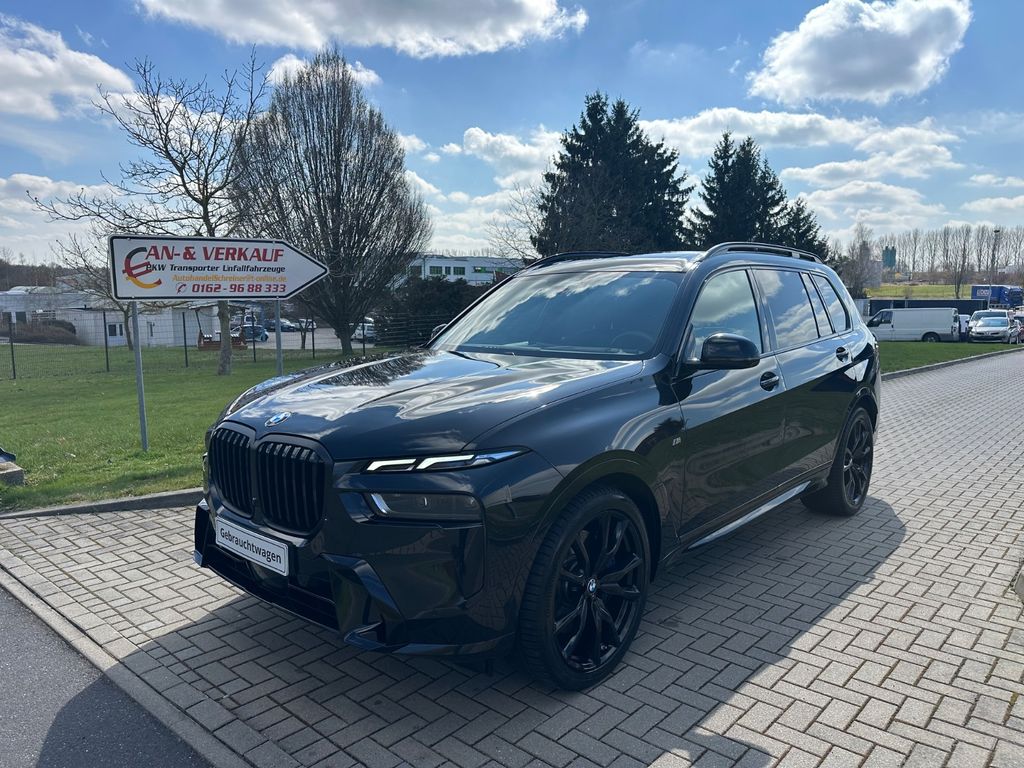Image of BMW X7