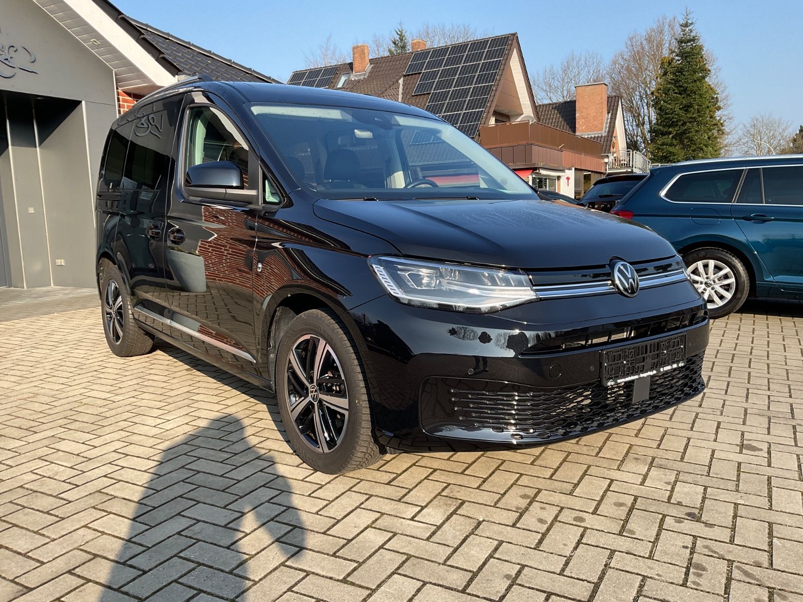 Fahrzeugabbildung Volkswagen Caddy 2,0TDI DSG Style,7Sitze,LED,Panorama,ACC