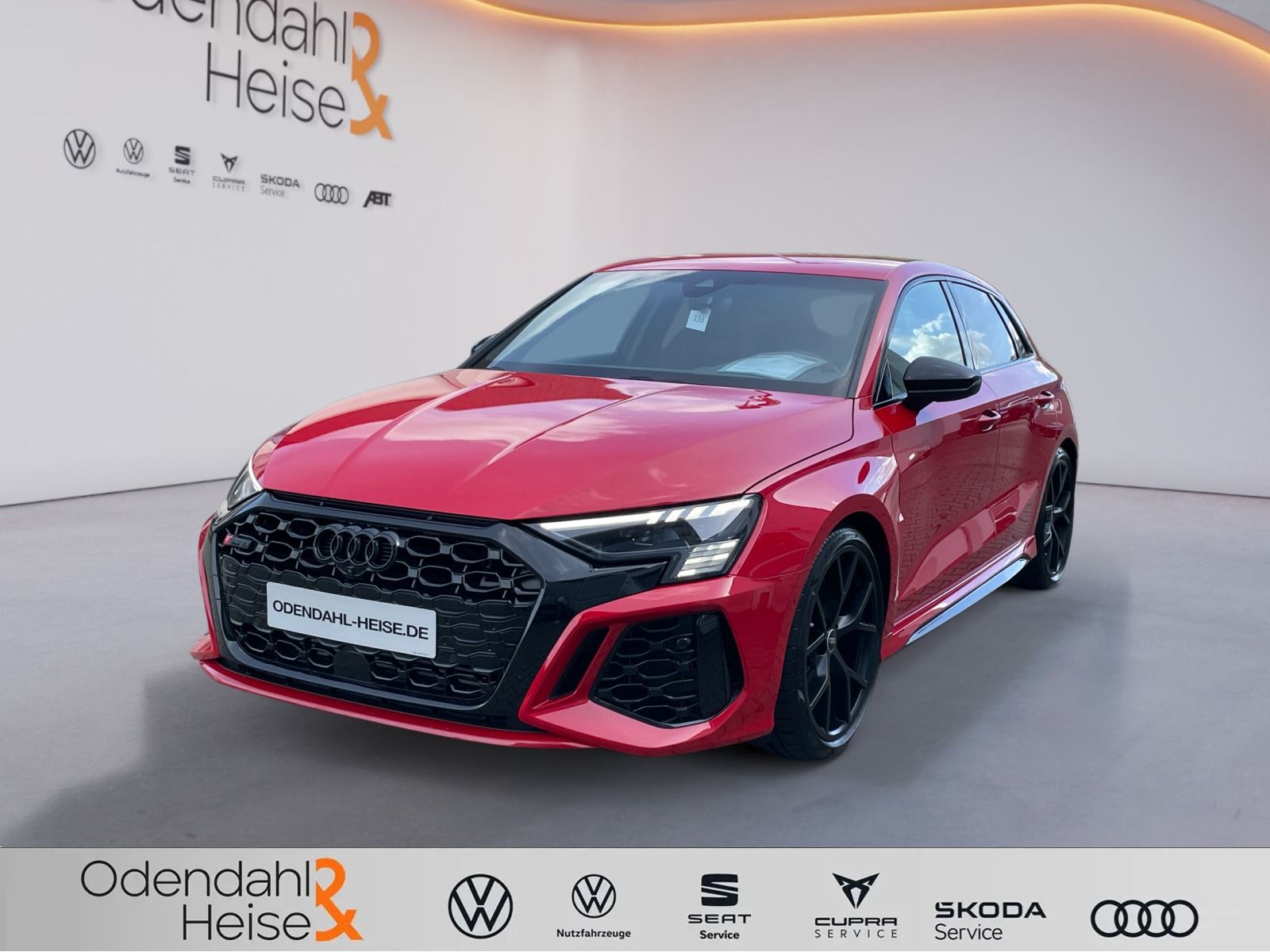 AUDI RS3 Sportback S tronic ABGAS/ MATRIX/ B&amp;O/ 360°/
