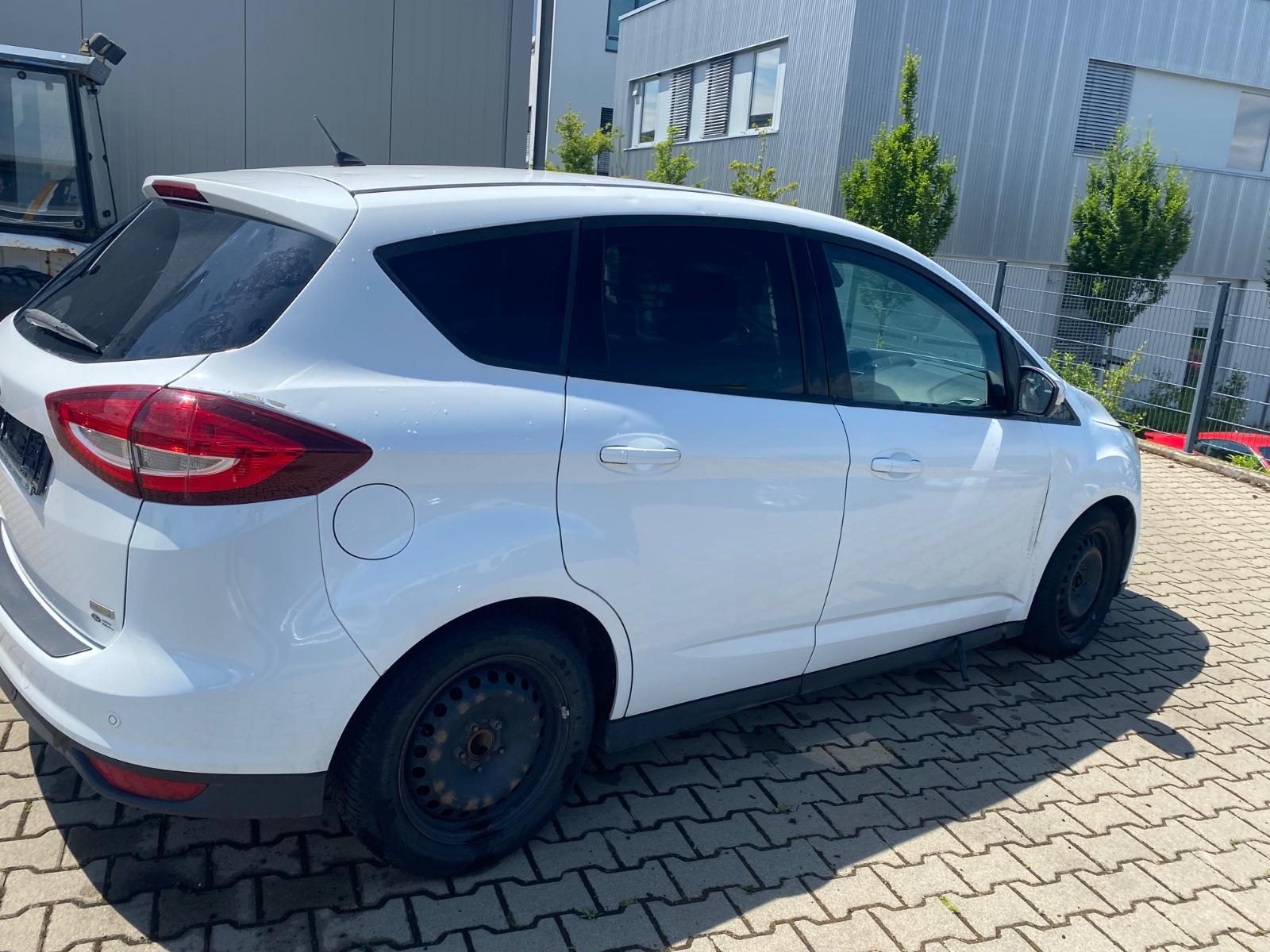 Ford C-MAX 2015 — rear view