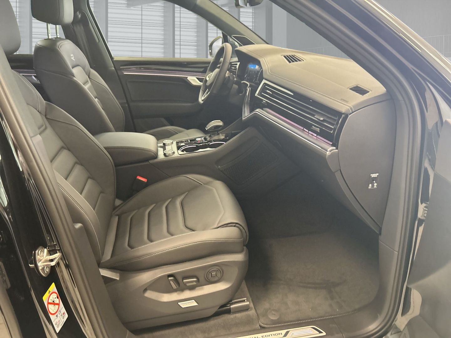 Fahrzeugabbildung Volkswagen Touareg Final Edition R-Line 3.0 TDI V6 Automati