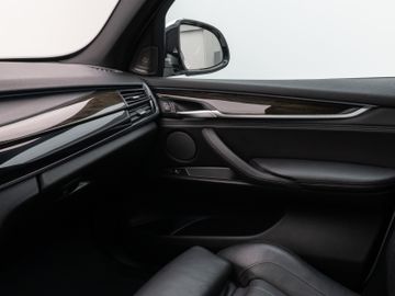 Fahrzeugabbildung BMW X5 xDr 30d M Sport Pano HUD H/K AHK  Comfort 20'