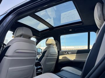 BMW X7 - 6