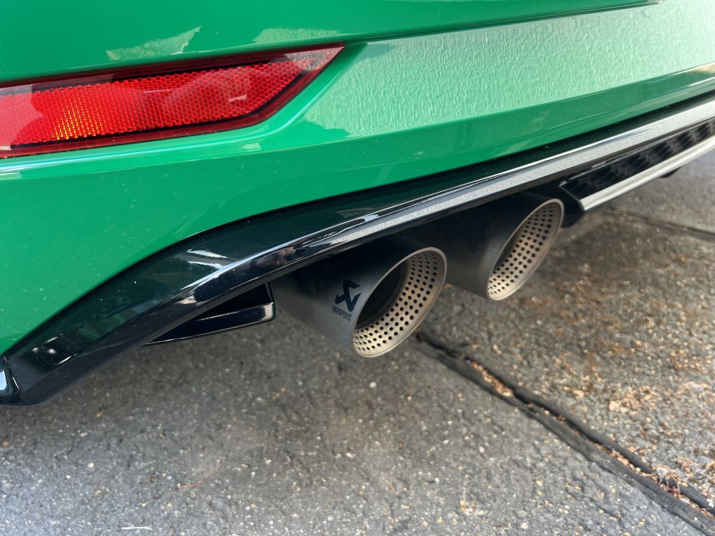 Fahrzeugabbildung Volkswagen Golf R 2.0 Akrapovic Original Sonderfarbe