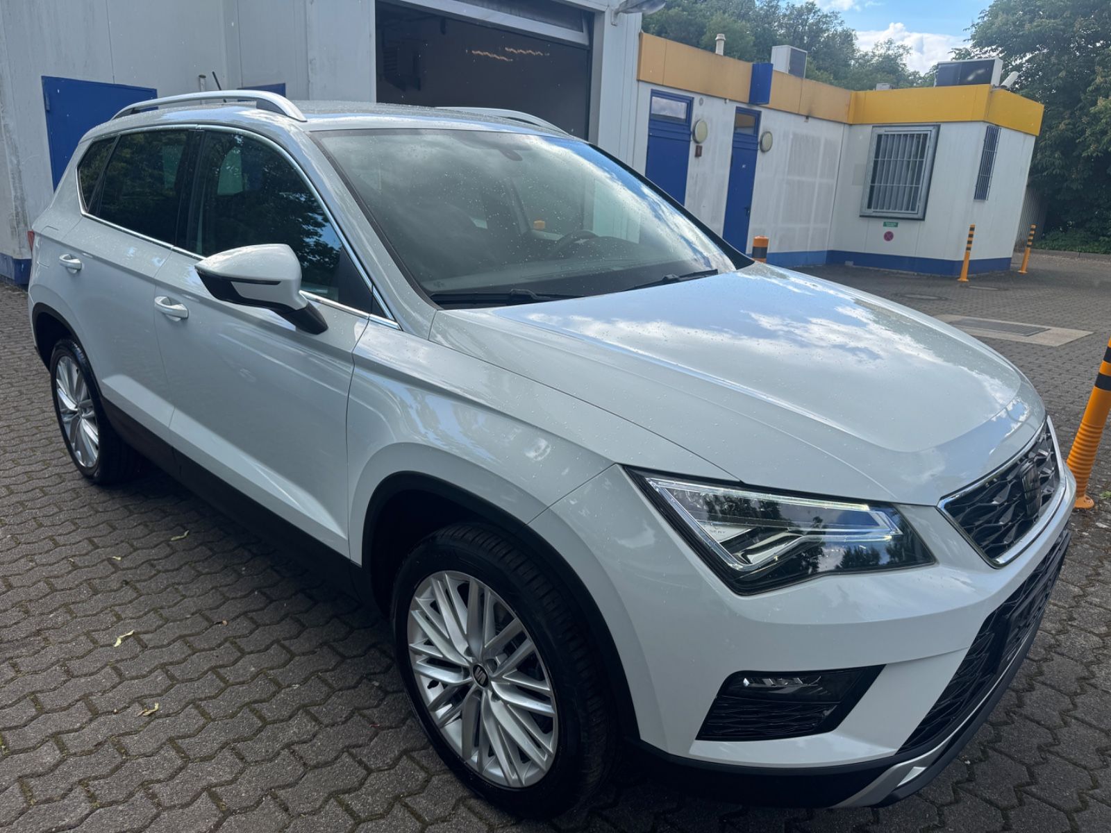 Fahrzeugabbildung SEAT Ateca Xcellence LED+Navi+AHK+Bluetooth