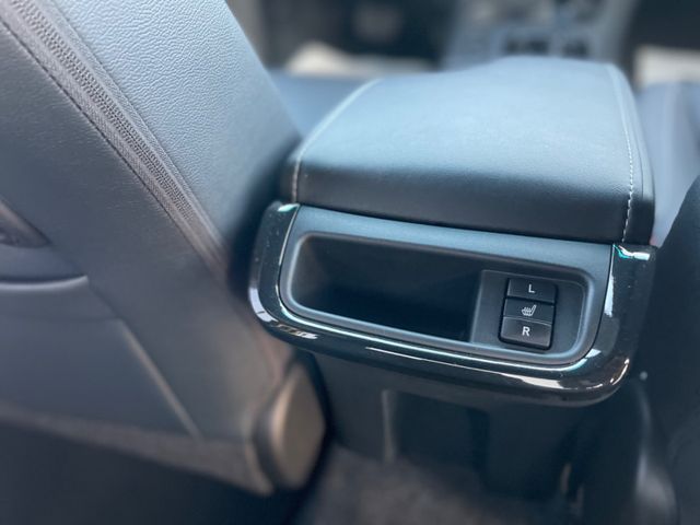 Toyota Hilux Double Cab Invincible 4×4 JBL Grau Automatik SOFORT