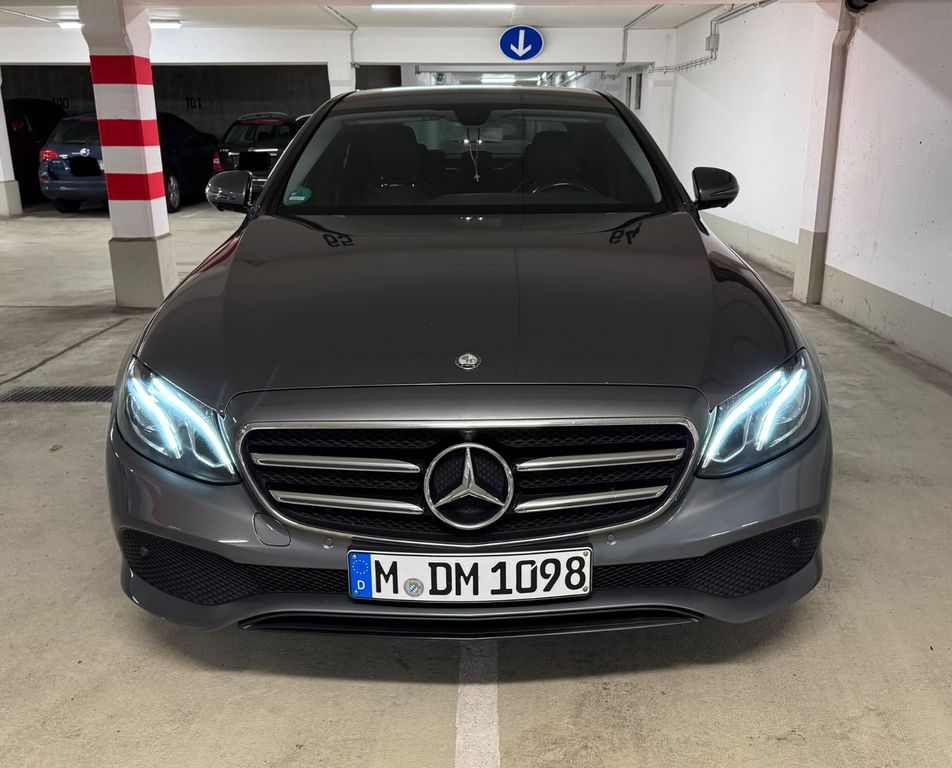 Image of Mercedes-Benz E 220