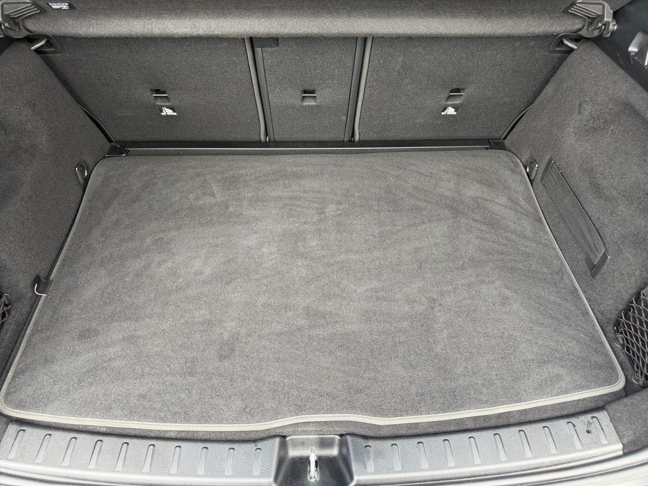 Fahrzeugabbildung Mercedes-Benz GLA 200 KAMERA+LED+EASYPACK+