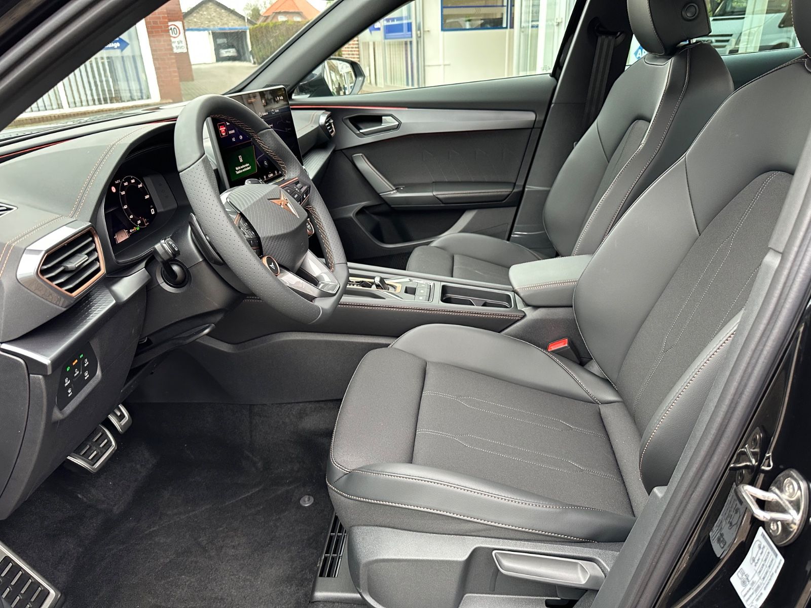 Fahrzeugabbildung CUPRA Formentor 1.5 TSI DSG Navi/AHK/ACC/LED/Shzg./17"