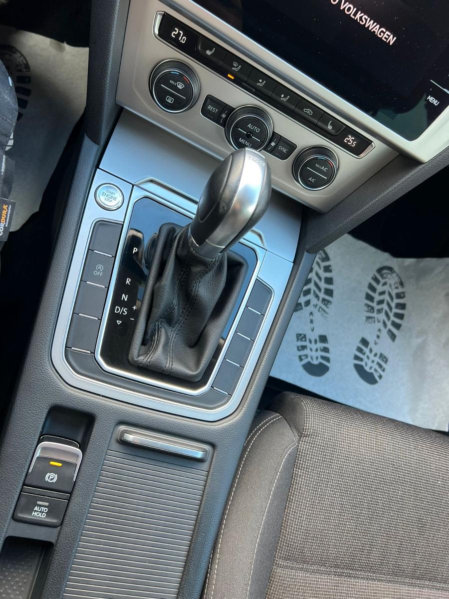 Volkswagen Passat Comfortline LED/KAMERA/NAVI/SHZ/ACC