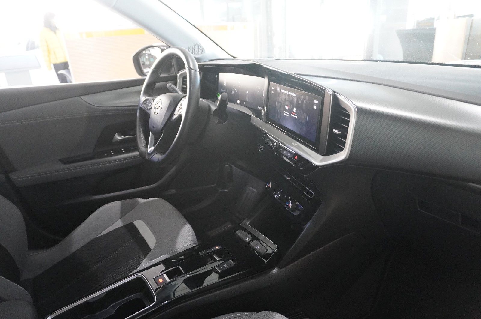 Fahrzeugabbildung Opel Mokka-e ELEGANCE 3-PHASIG NAVI/LED/VIRTU/SHZ/DAB