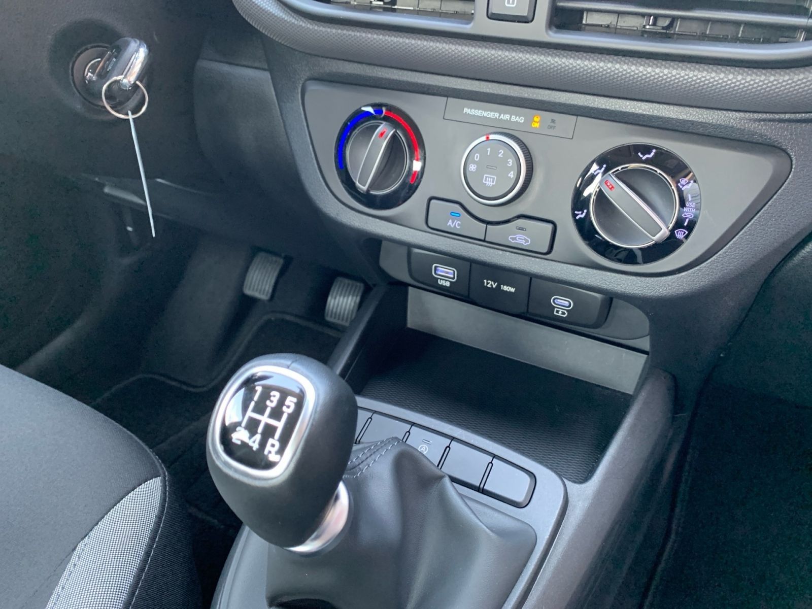 Fahrzeugabbildung Hyundai i10 1.0 Select Navi Kamera Allwetter