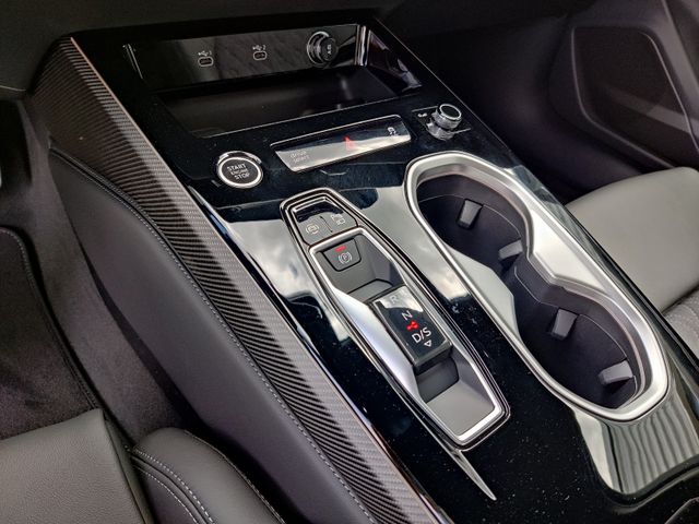 A6 Avant TDI quattro S line edition one Plus