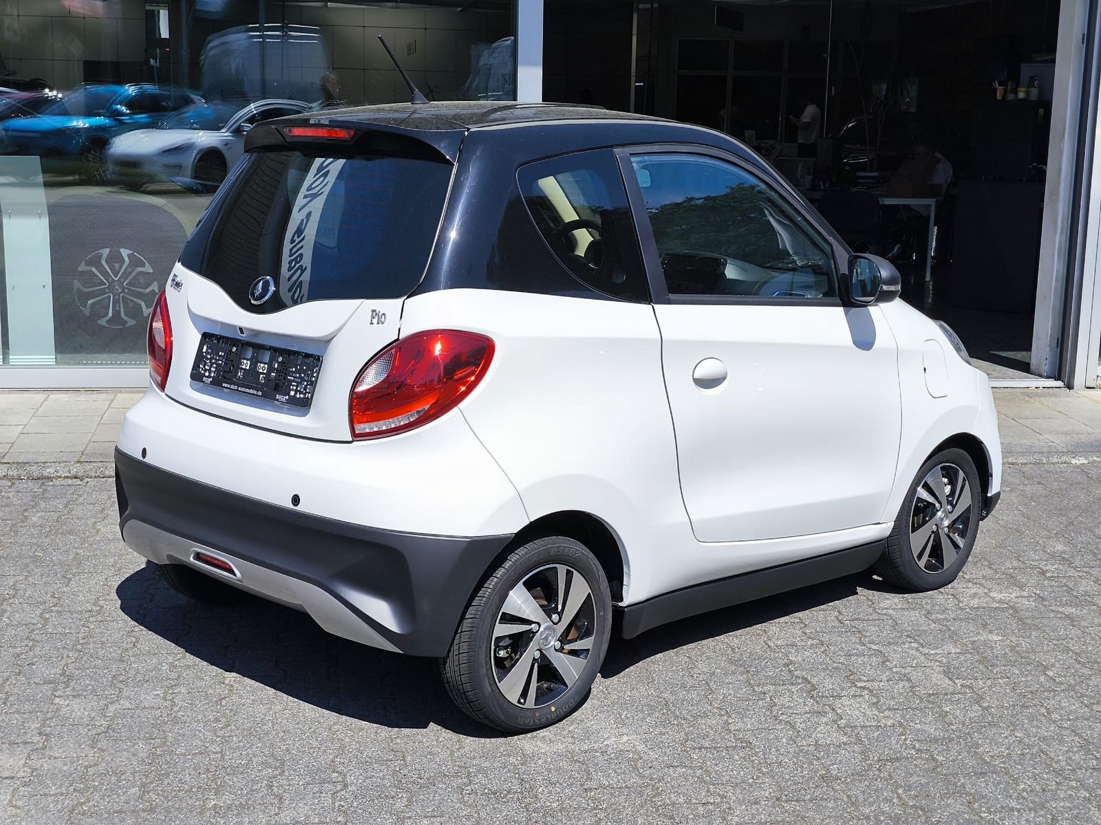 Fahrzeugabbildung Elaris Pio 36KW+LED+NAVI+KAM+KLIMA+LEDER+CARPLAY+