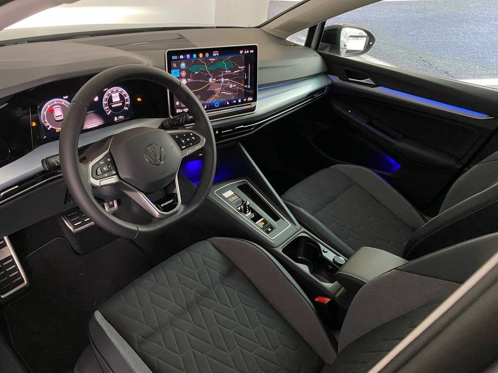 Volkswagen Golf 8 1.5 eTSI DSG Energy AHK NAVI SHZ KAMERA C foto 4