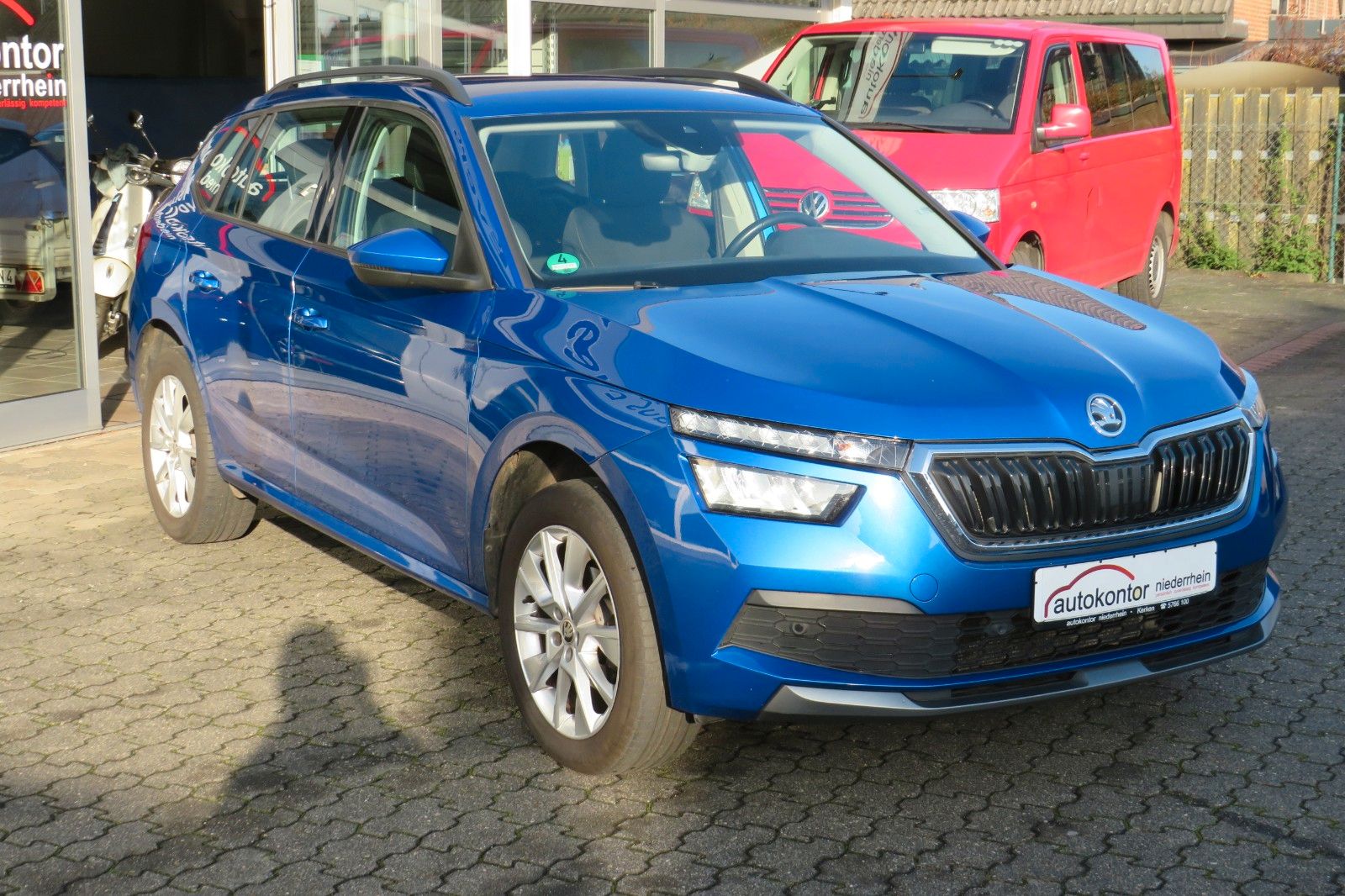 Fahrzeugabbildung SKODA Kamiq Ambition DSG LED AHK GRA PDC SITZH.