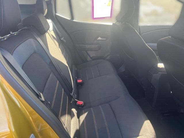 Fahrzeugabbildung Dacia Sandero III Stepway Expression Winter-Paket+Navi