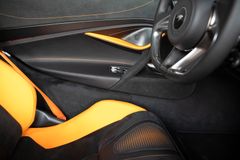 MCLAREN 750S - B&W Lift Elite Paint Carbon Interior 360°