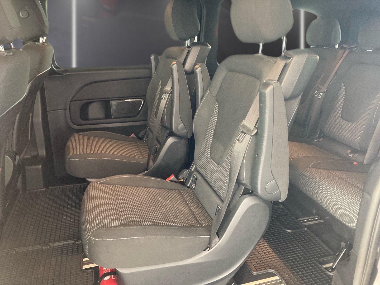 Fahrzeugabbildung Mercedes-Benz V 300 d AMG lang*AHK*STDHZG*Distro*TOT*ILS*Burm*