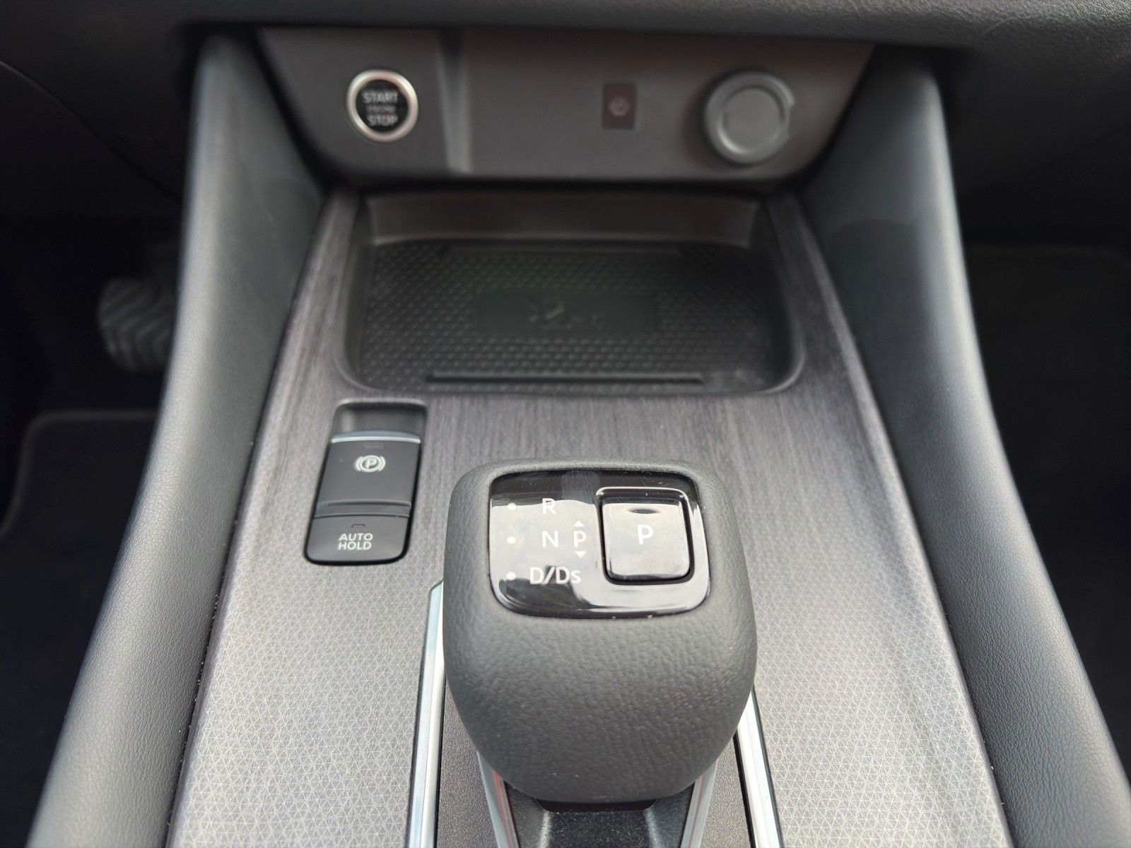 Fahrzeugabbildung Nissan Qashqai 1.3 DIG-T Tekna HeadUp/NAVI/ACC/360/LHZ