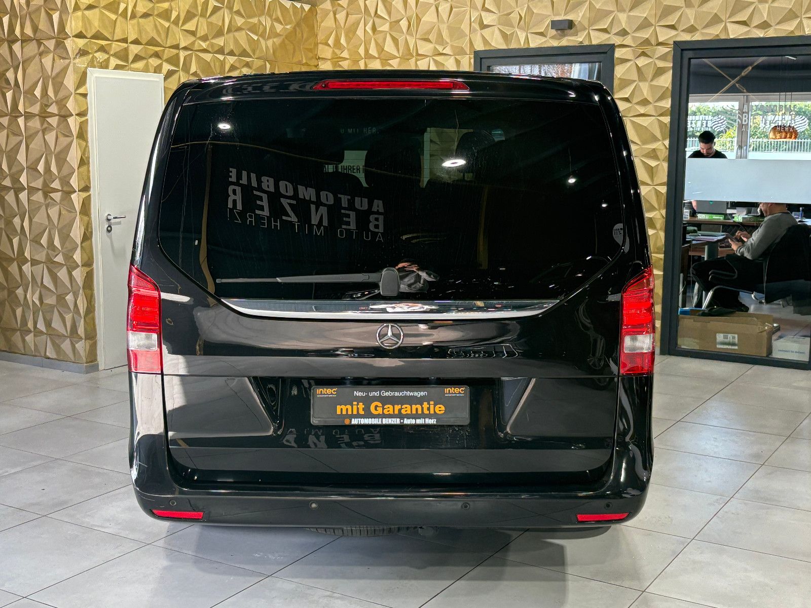 Fahrzeugabbildung Mercedes-Benz V 220d EDITION lang /8-SITZ/BURMESTER/KAMERA/