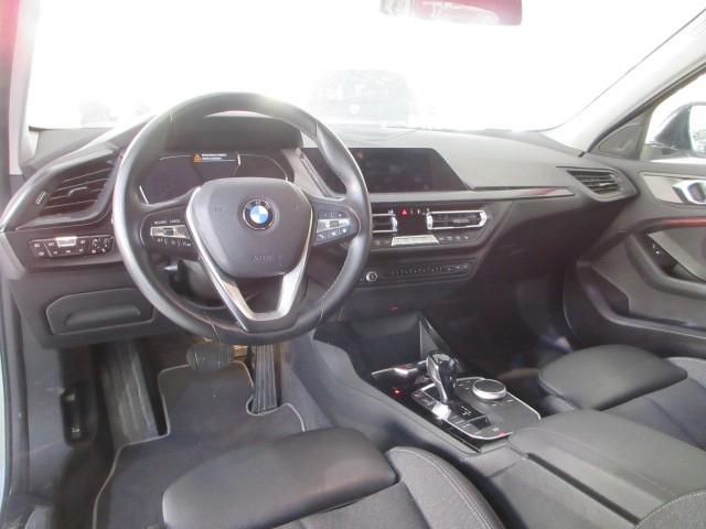 BMW 118 i SportLine LED/NAVI/SHZ/PDC/AHK/STANDHZ/17"