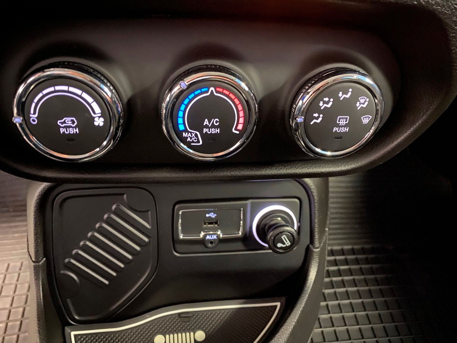 Fahrzeugabbildung Jeep Renegade 1.6 Longitude+KLIMA+ALLWETTER+GARANTIE+